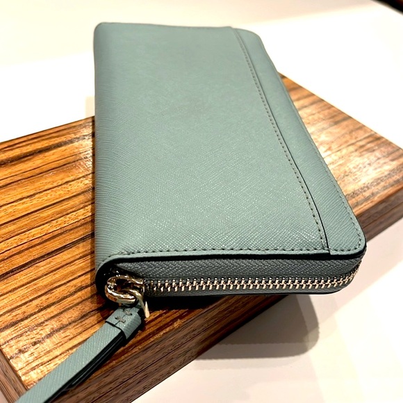 Kate Spade Leila Wallet - Picture 3 of 10